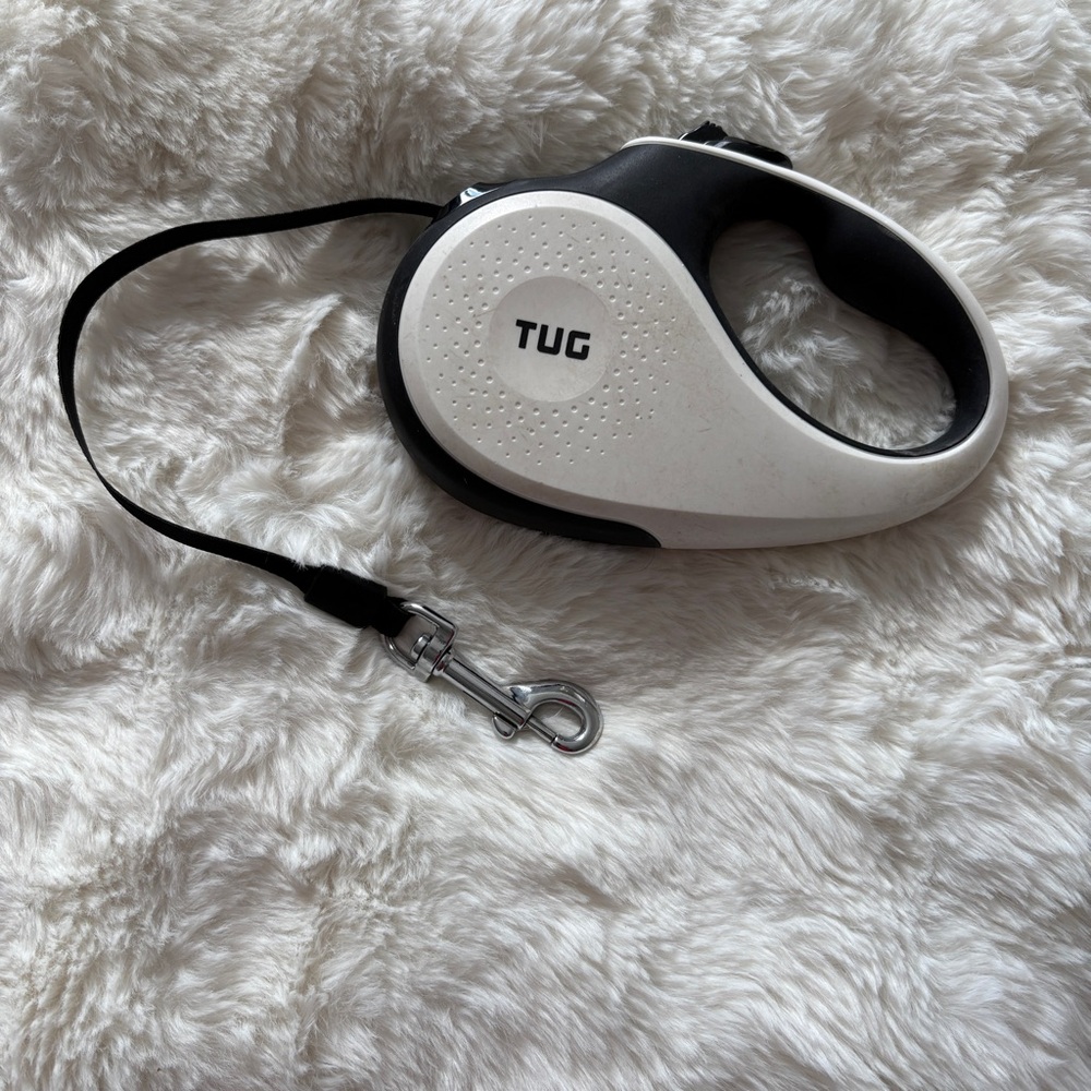 TUG Retractable Dog Leash - Black and White For Dogs up to 15 kg (33 lb)